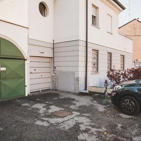 Grey House Pavia Con Box Privato Appartement Buitenkant foto