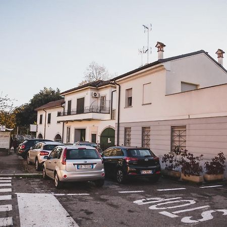Grey House Pavia Con Box Privato Appartement Buitenkant foto